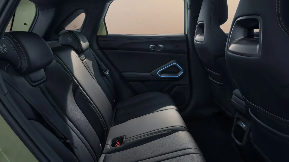 BYD ATTO 2 LANDING