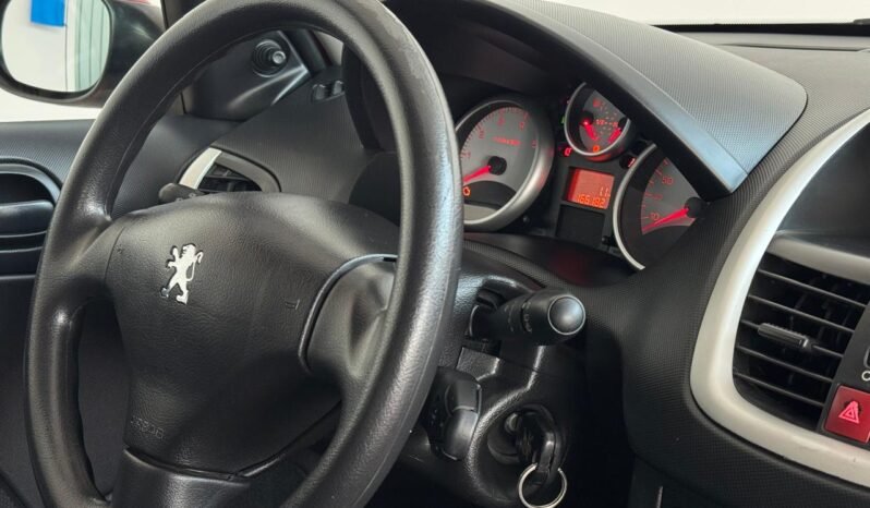 
								PEUGEOT 207 COMPACT XS ALLURE 2015 CON 166.000KM lleno									