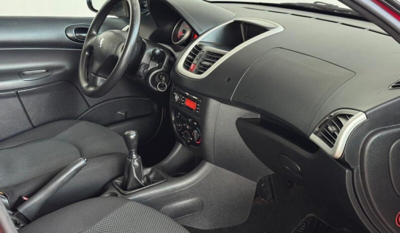 
								PEUGEOT 207 COMPACT XS ALLURE 2015 CON 166.000KM lleno									