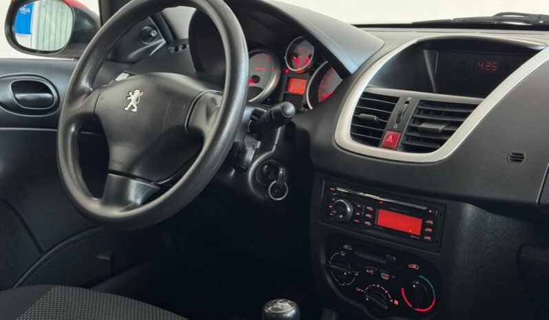 
								PEUGEOT 207 COMPACT XS ALLURE 2015 CON 166.000KM lleno									