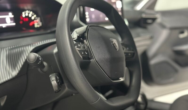 
								PEUGEOT 208 ALLURE 2025 lleno									