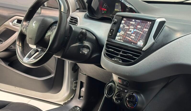 
								PEUGEOT 208 ALLURE 1.6 VTI MT 2017 CON 69.000KM lleno									