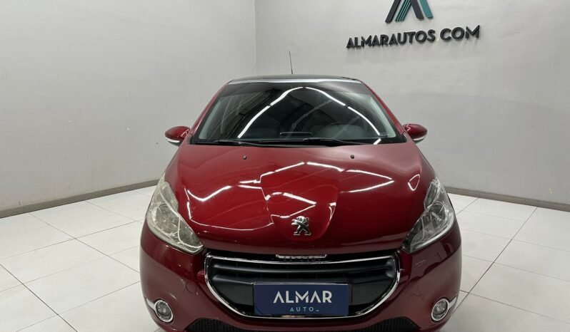 
								PEUGEOT 208 ALLURE TOUCHSCREEN 2014 CON 124.000KM lleno									