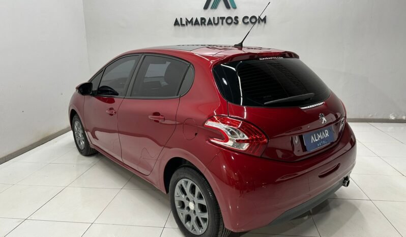 
								PEUGEOT 208 ALLURE TOUCHSCREEN 2014 CON 124.000KM lleno									