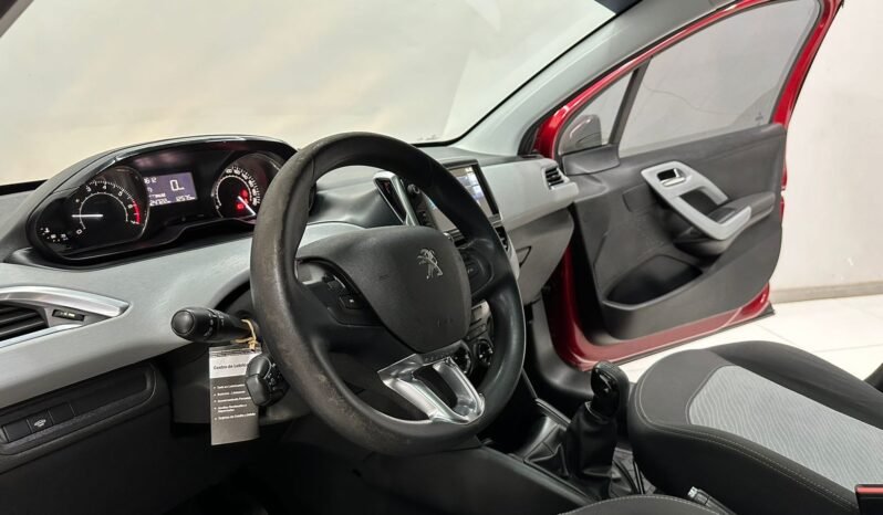 
								PEUGEOT 208 ALLURE TOUCHSCREEN 2014 CON 124.000KM lleno									