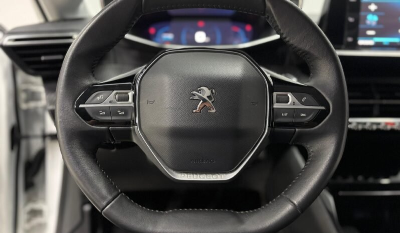 
								PEUGEOT 208 ALLURE 1.6 MT 2020 CON 56.000KM lleno									