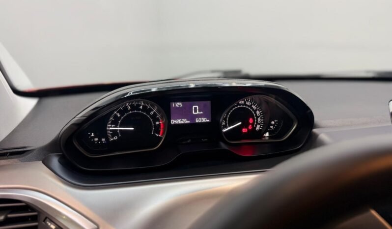 
								PEUGEOT 208 1.6 VTI FELINE MT CON 42.000KM lleno									