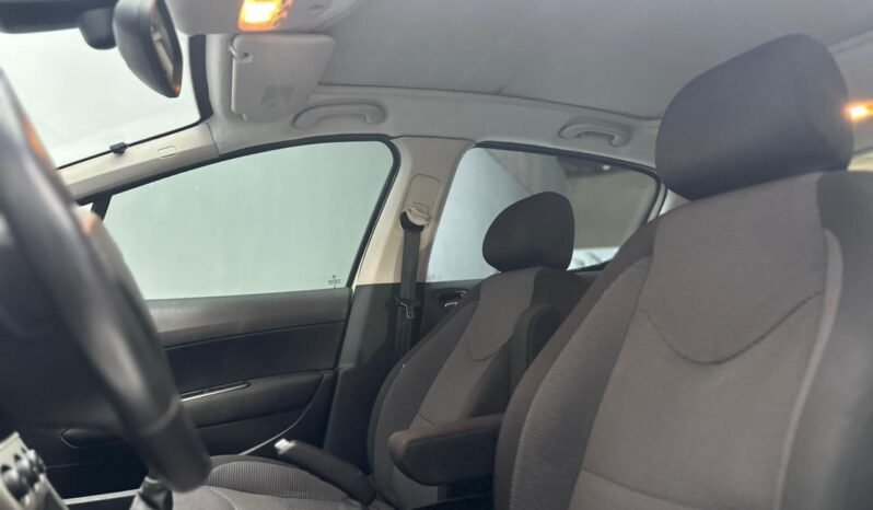 
								308 1.6 HDI ALLURE NAV CON 131.000KM lleno									