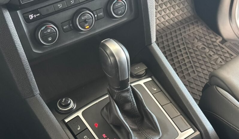 
								VOLKSWAGEN AMAROK 2.0 TDI DC HIGHLINE 4X2 AT 2021 CON 94.000 KM full									