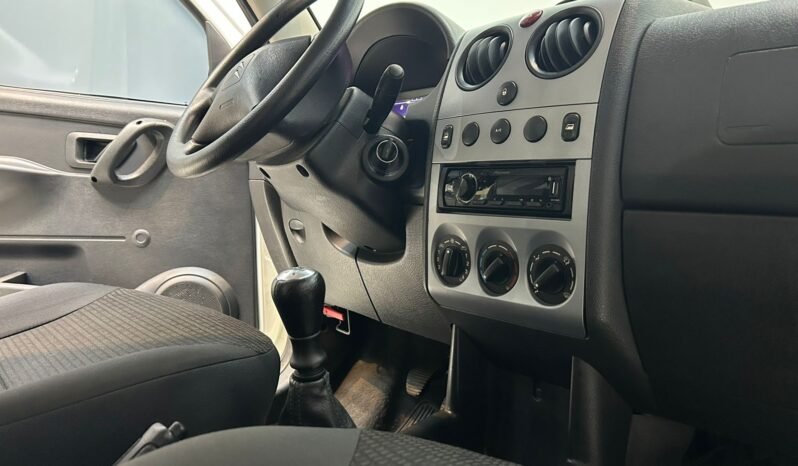 
								CITROEN BERLINGO FURGON 1.6 BUSINESS CON 27.000KM lleno									