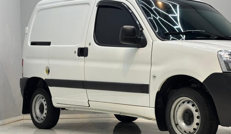 
								CITROEN BERLINGO FURGON HDI 2025 CON 34.000KM lleno									