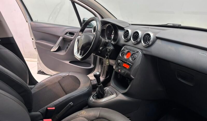 
								CITROEN C3 1.6 VTI EXCLUSIVE 2015 CON 53.000KM lleno									