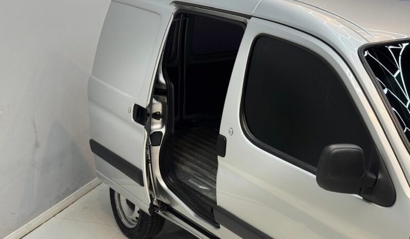 
								CITROEN BERLINGO FURGON VTI 115 BUSINESS 2018 CON 89.000KM lleno									