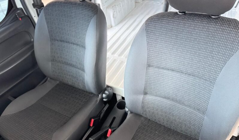 
								CITROEN BERLINGO FURGON HDI 92 BUSINESS 2024 CON 48.000KM lleno									