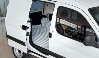 
									CITROEN BERLINGO FURGON HDI 92 BUSINESS 2024 CON 48.000KM lleno								