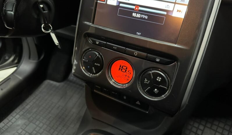 
								CITROEN C3 VTI 115 LIVE AM18 2017 CON 51000KM lleno									