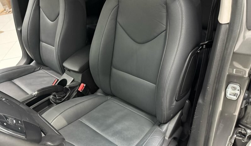 
								CITROEN C4 LOUNGE HDI FEEL PACK 2021 85000KM lleno									