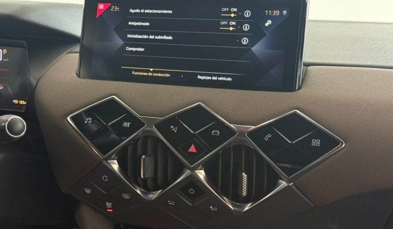 
								DS 3 CROSSBACK PURETECH 155 SO CHIC AT8 MY21 2021 CON 39.000KM full									