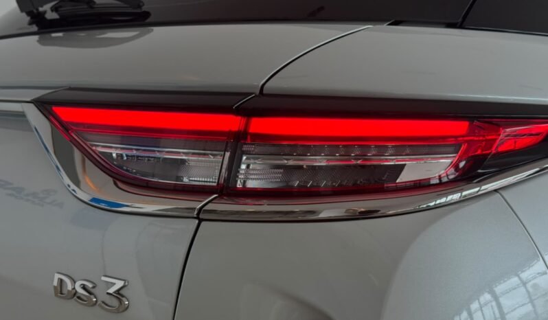 
								DS 3 CROSSBACK PURETECH 155 SO CHIC AT8 MY21 2021 CON 39.000KM full									