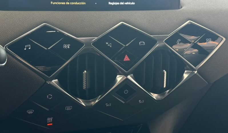
								DS 3 CROSSBACK PURETECH 155 SO CHIC AT8 MY21 2021 CON 39.000KM full									