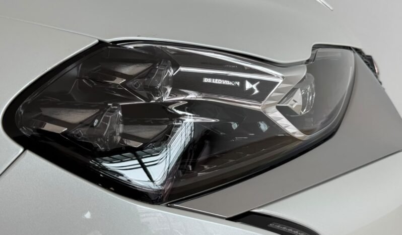 
								DS 3 CROSSBACK PURETECH 155 SO CHIC AT8 MY21 2021 CON 39.000KM full									