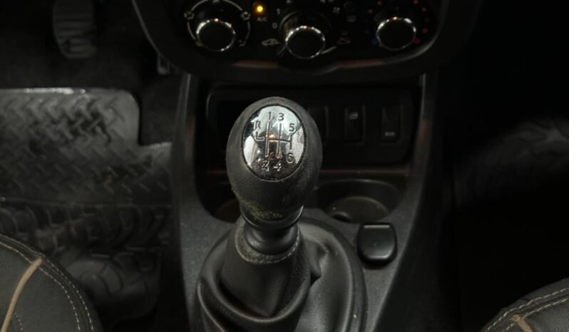 
								RENAULT DUSTER 2.0 PRIVILEGE 2016 CON 131.000KM lleno									