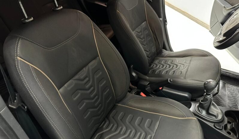 
								RENAULT DUSTER 2.0 PRIVILEGE 2016 CON 131.000KM lleno									