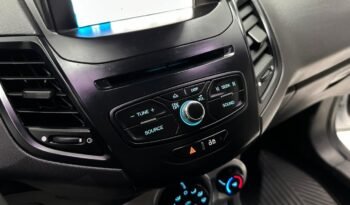 
									FORD FIESTA SE 2018 103000KM lleno								