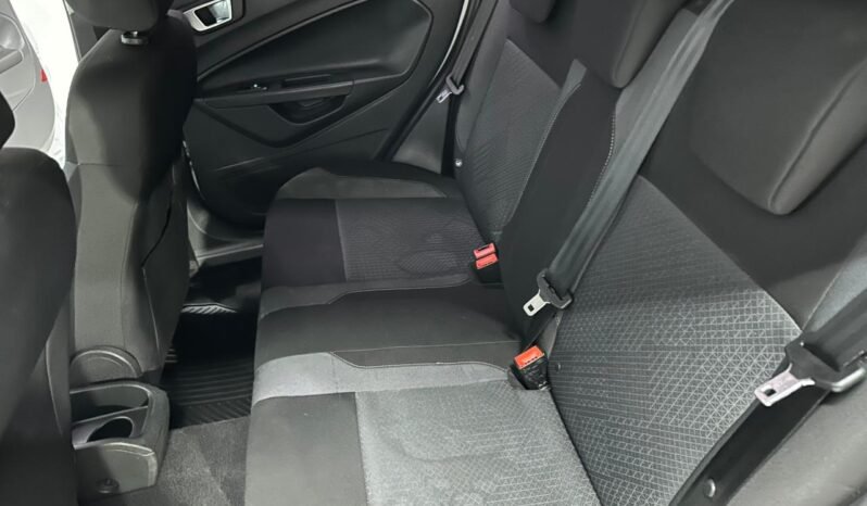 
								FORD FIESTA SE 2018 103000KM lleno									