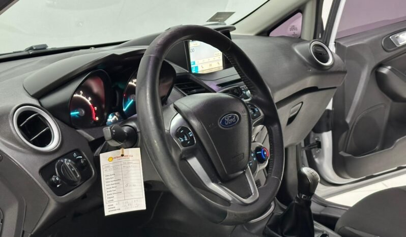 
								FORD FIESTA SE 2018 103000KM lleno									
