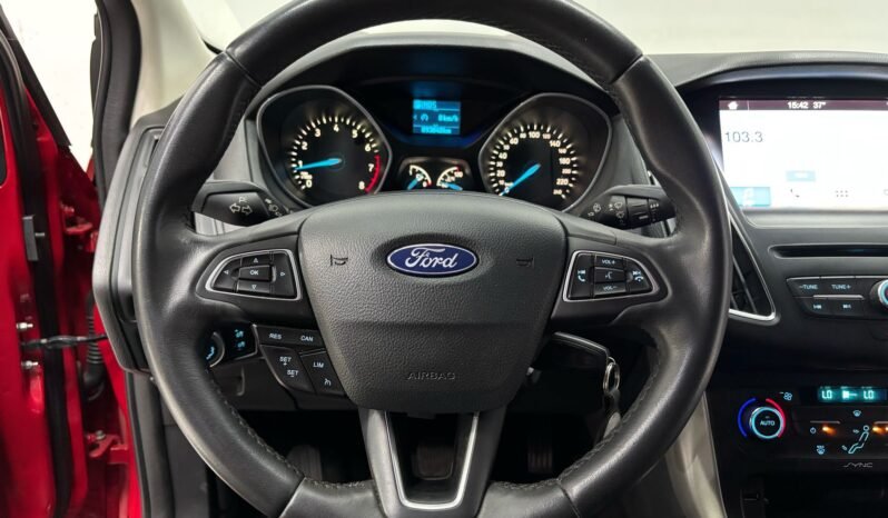 
								FORD FOCUS 4P N AT SE 2019 CON 93000KM lleno									