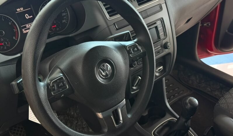 
								VOLKSWAGEN FOX 1.6 MSI COMFORTLINE 5P 2015 CON 182.000KM full									