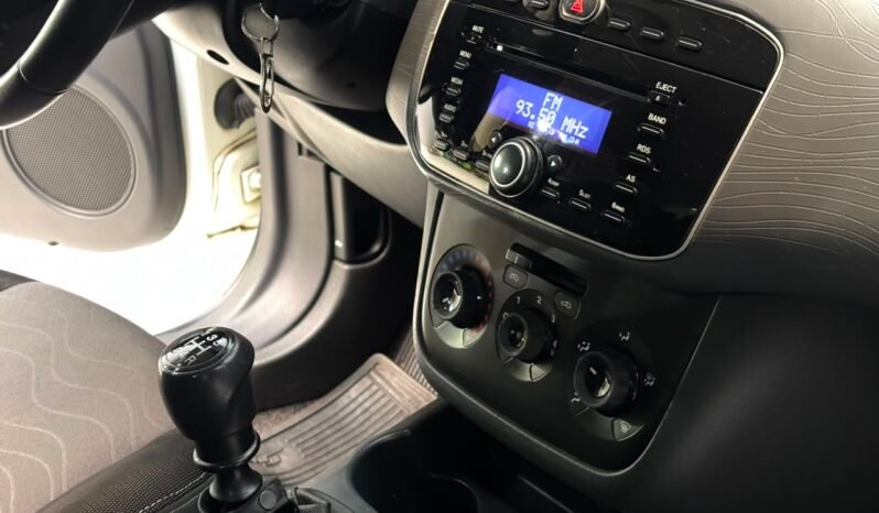 
								FIAT PUNTO ATTRACTIVE 1.4 2016 CON 88.000KM lleno									