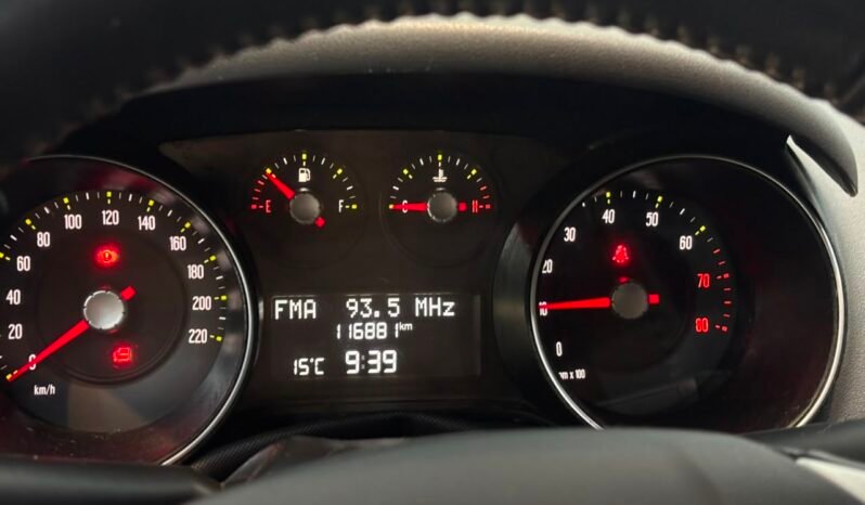 
								FIAT PUNTO ATTRACTIVE 1.4 2016 CON 88.000KM lleno									