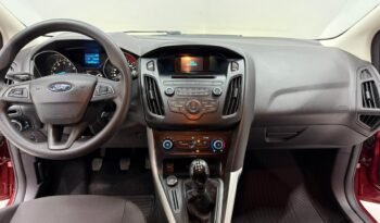 
									FORD FOCUS S 1.6 5P 2017 CON 96.000KM lleno								
