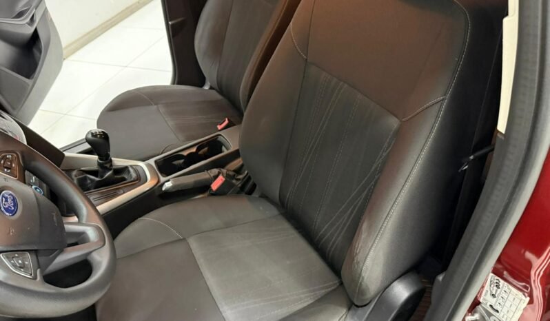 
								FORD FOCUS S 1.6 5P 2017 CON 96.000KM lleno									