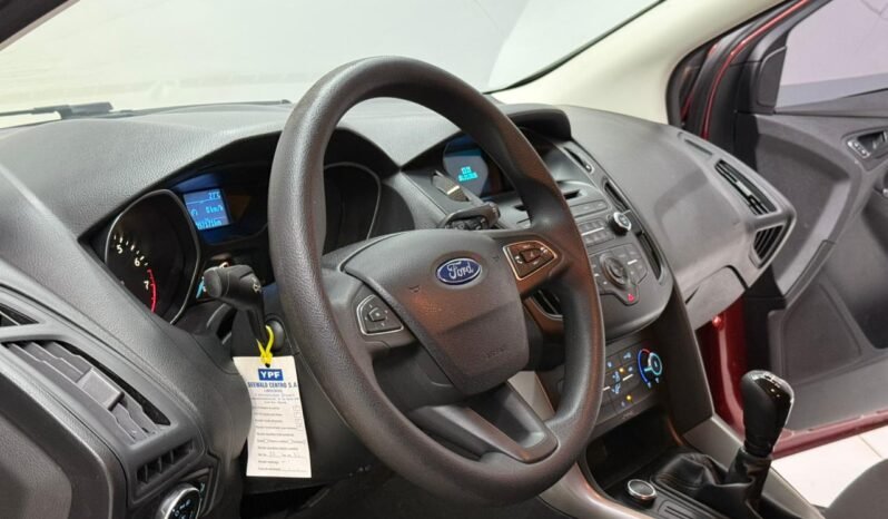 
								FORD FOCUS S 1.6 5P 2017 CON 96.000KM lleno									