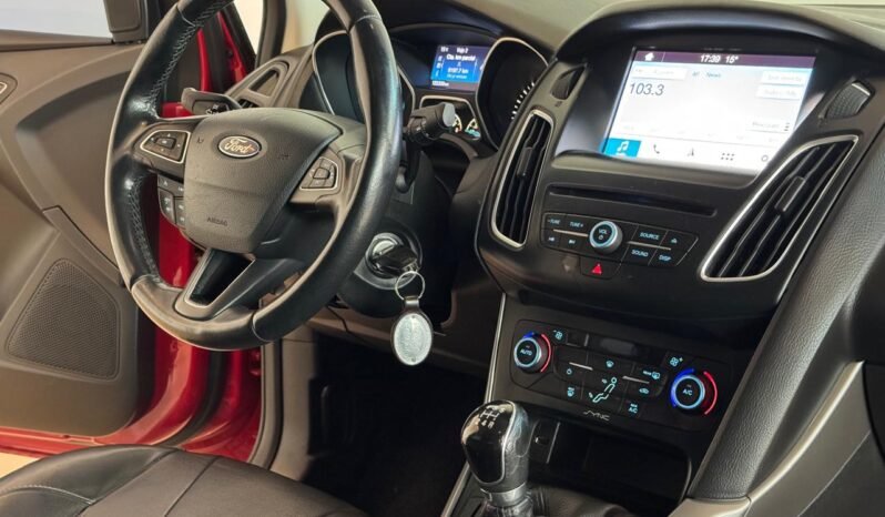 
								FORD FOCUS 2.0 SE PLUS MT 4P 2017 CON 125.000KM lleno									