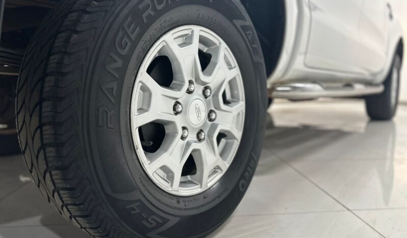 
								FORD RANGER DC 4X2 XLT 2.5N MT 2018 CON 106.000KM lleno									