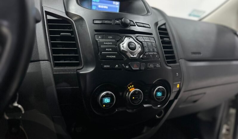 
								FORD RANGER DC 4X2 XLT 2.5N MT 2018 CON 106.000KM lleno									