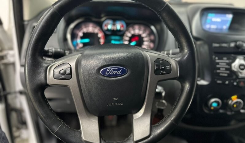 
								FORD RANGER DC 4X2 XLT 2.5N MT 2018 CON 106.000KM lleno									