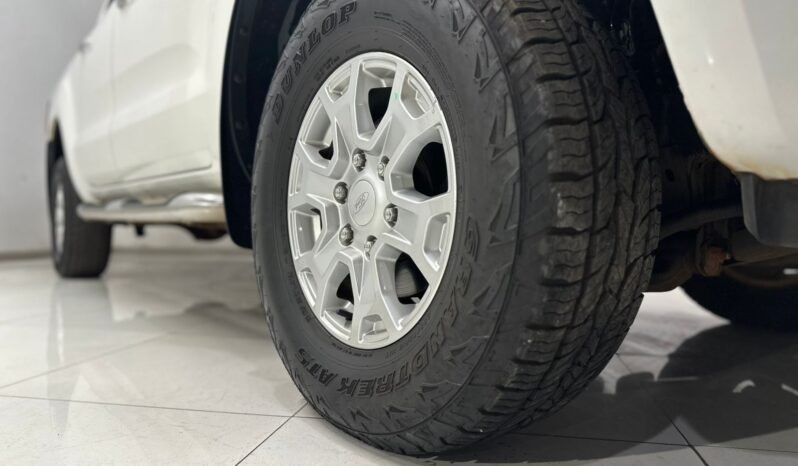 
								FORD RANGER DC 4X2 XLT 2.5N MT 2018 CON 106.000KM lleno									