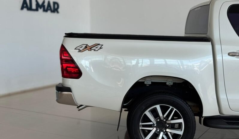 
								TOYOTA HILUX 2.8 TDI SRX 4X4 MT6 2016 CON 122.000KM lleno									