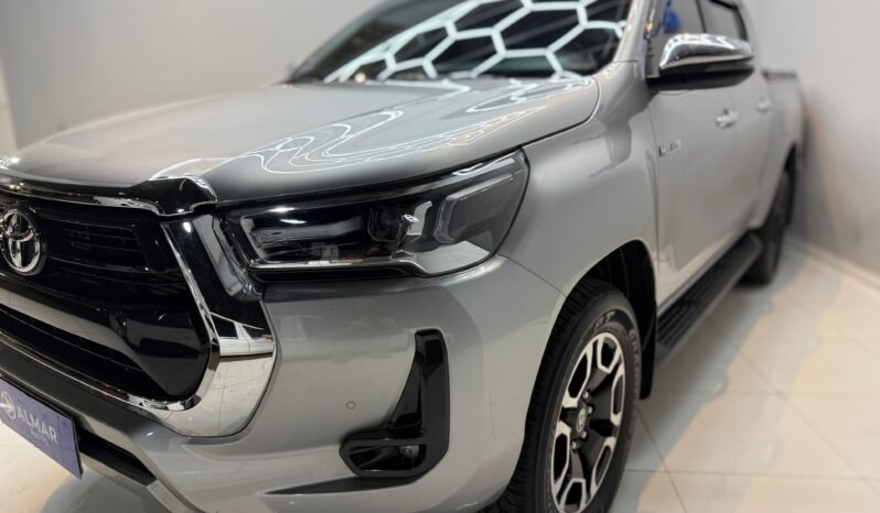 
								TOYOTA HILUX SRV 4X4 AT CON 47.000KM lleno									