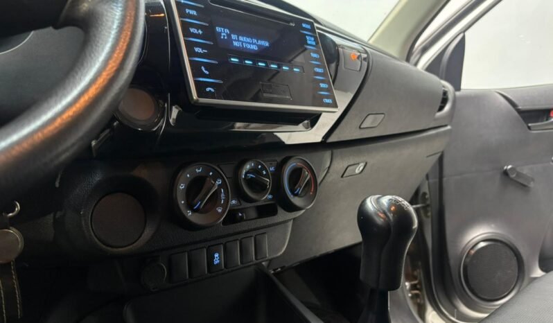 
								TOYOTA HILUX 4X2 C/S DX 2.4 TDI 6 M/T 2016 CON 76.000KM lleno									