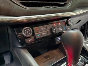 COMMANDER 1.3 TURBO LIMITED 4X2 AT6