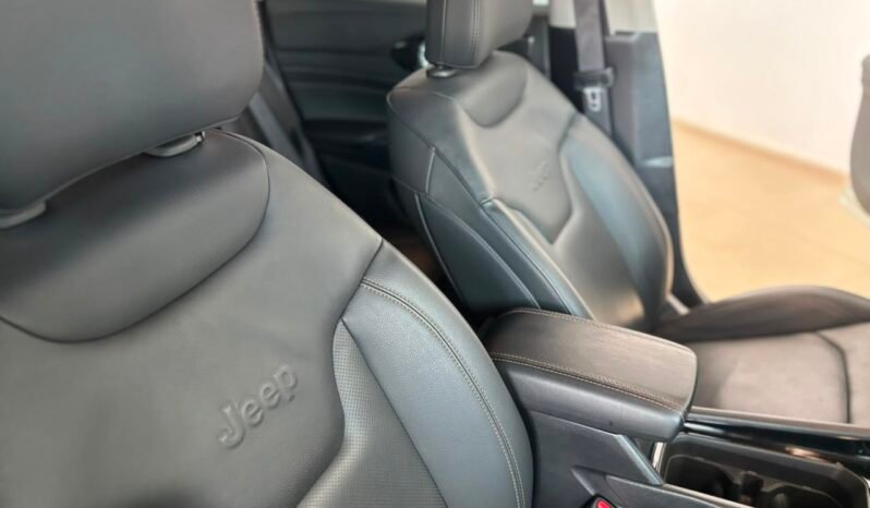 
								JEEP COMPASS 1.3T T270 LIMITED L24 AT6 2024 CON 19.000KM lleno									