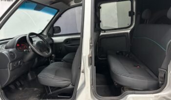 
									RENAULT KANGOO 1.6 5 ASIENTOS CONFORT 2017 CON 104.000KM lleno								