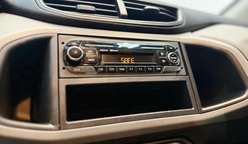 
								CHEVROLET ONIX LS JOY CON 73.000KM lleno									