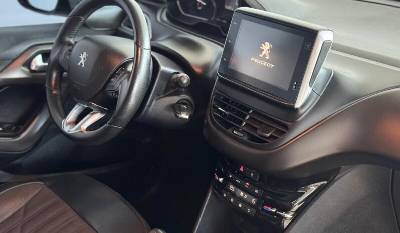 
								PEUGEOT 2008 FELINE 2018 CON 151.000KM lleno									